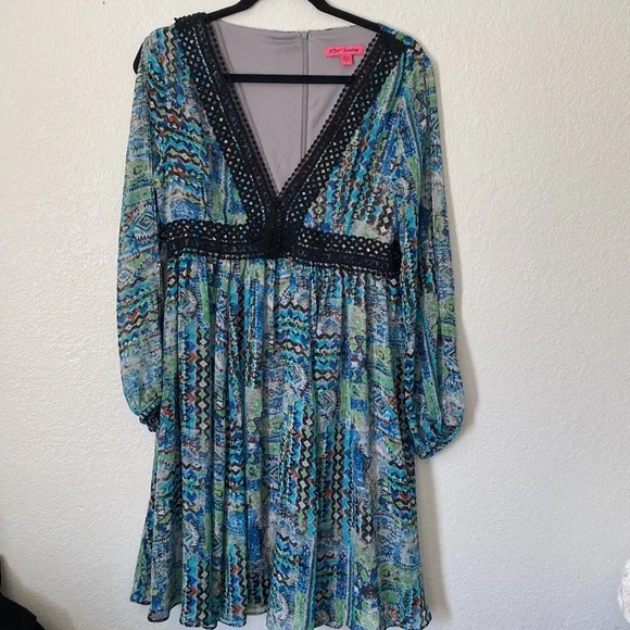 Betsy Johnson Cold Shoulder Long Sleeve Baby Doll Dress - Picture 4 of 10